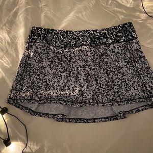 Lululemon quick pace skirt! Size 8 reg